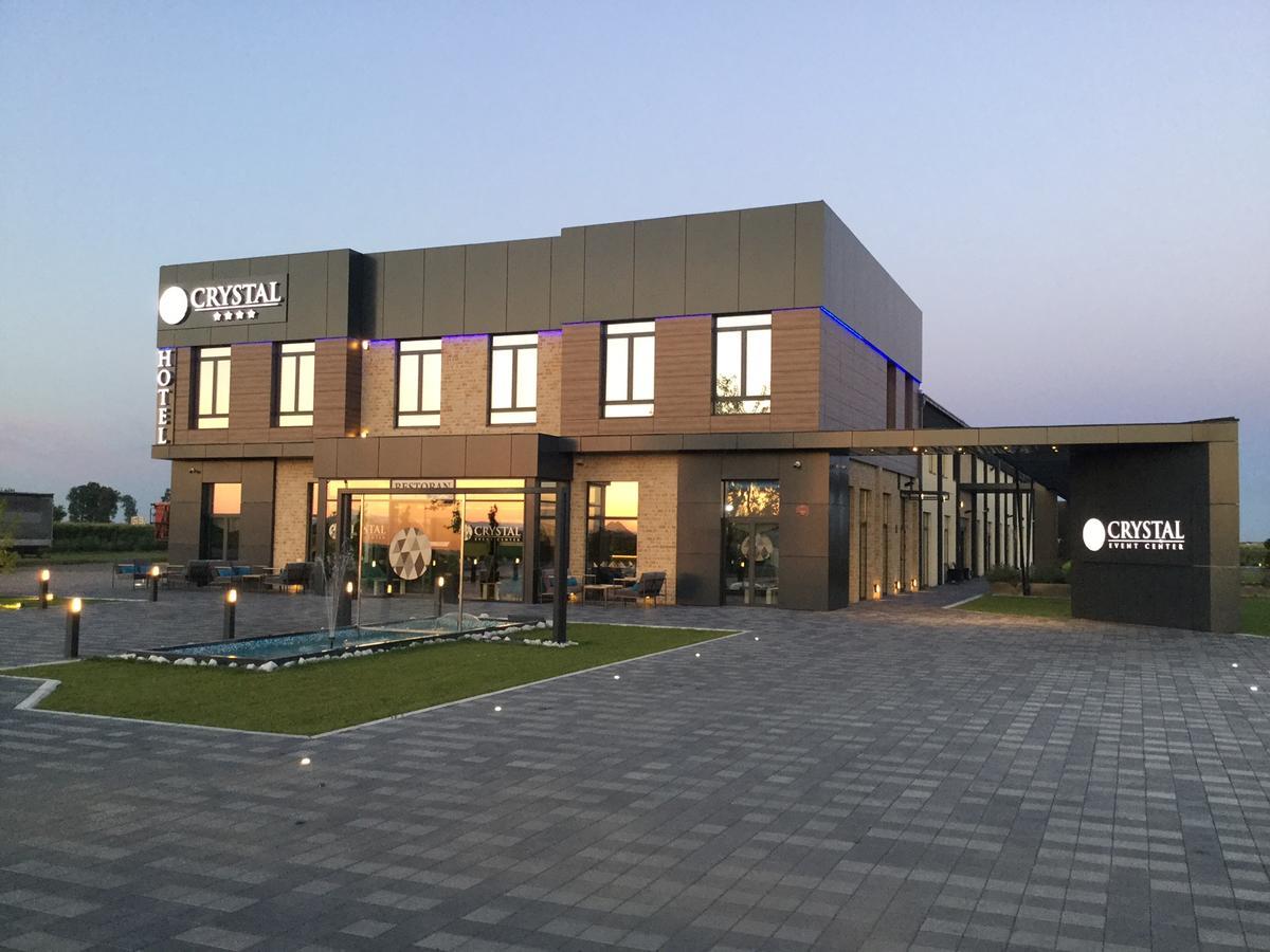 Hotel Crystal Pecinci Exterior photo