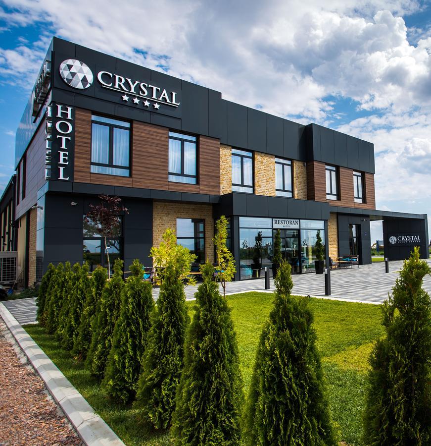 Hotel Crystal Pecinci Exterior photo